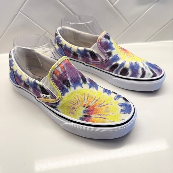 VANS Women’s Classic Slip On Washed Tie Dye Canvas Shoes Sneakers Size 7.5 - Picture 1 of 11